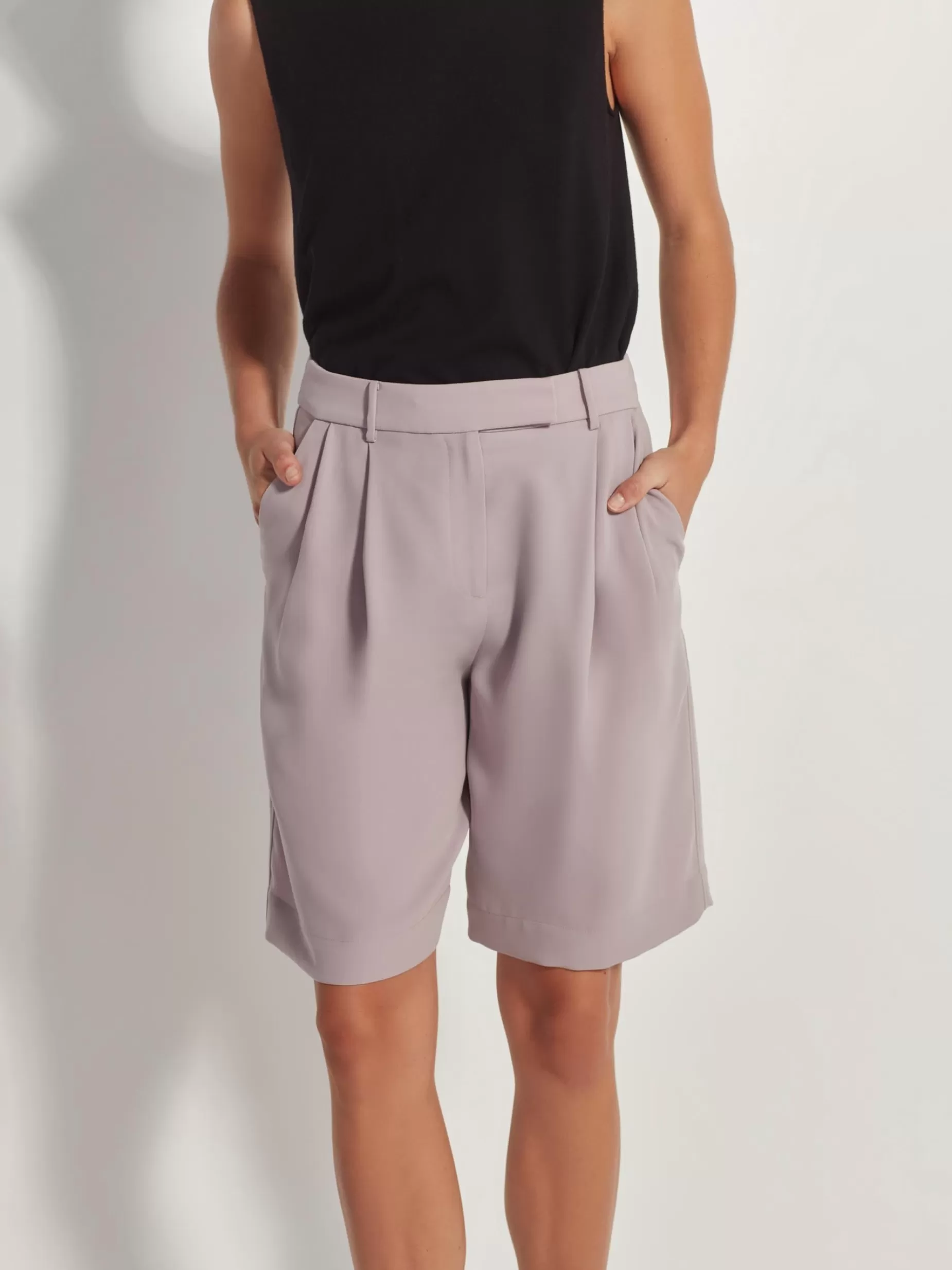 Women Juliette Hogan Boyfriend Short Luxe Suiting