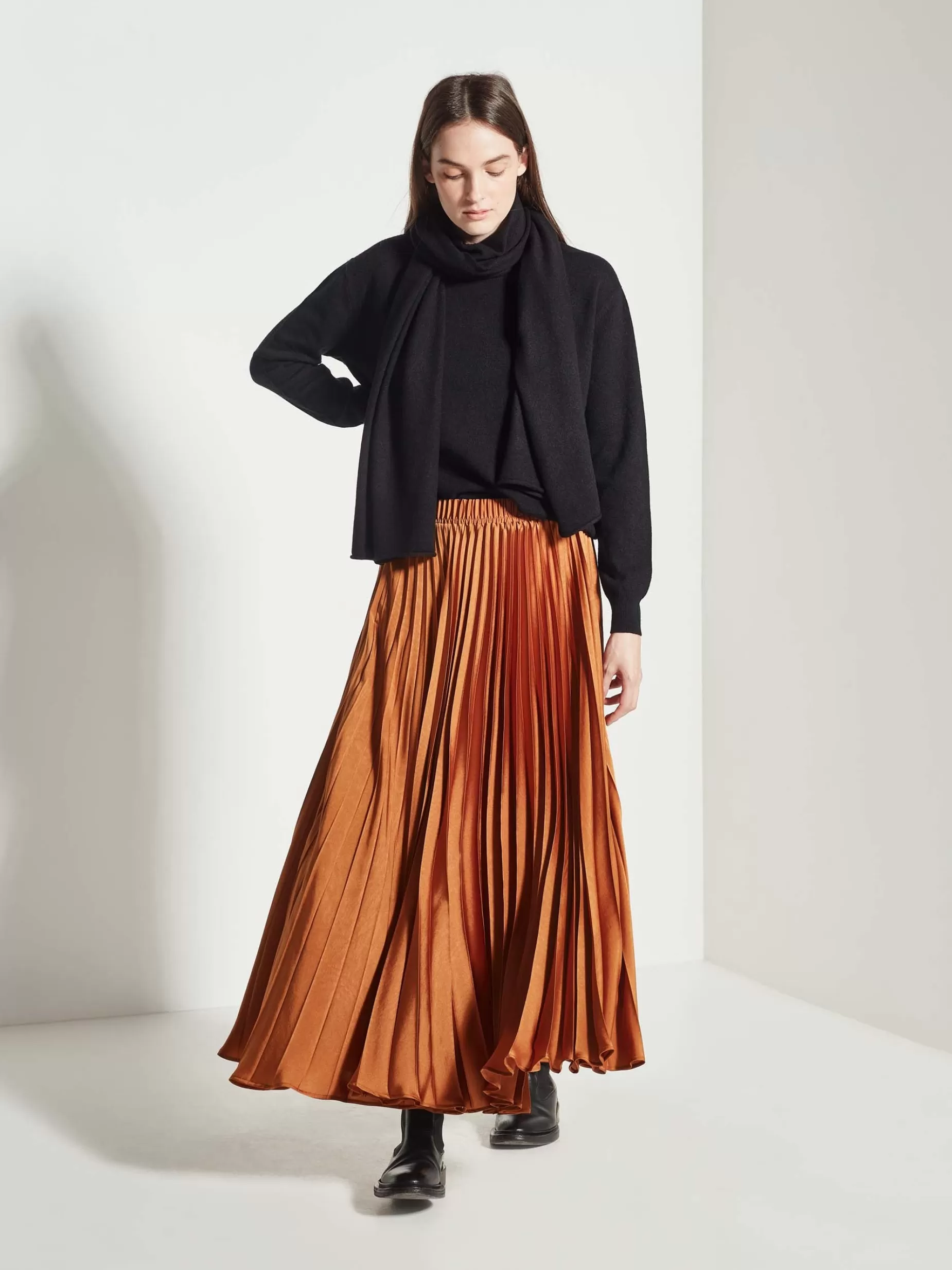 Women Juliette Hogan Evelyn Pleat Skirt Satin Triacetate